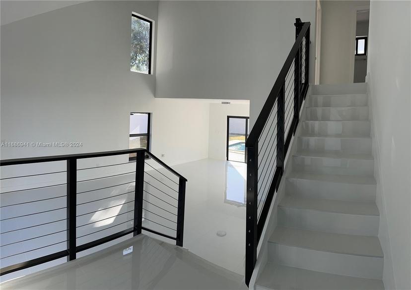 Picture of 11824 SW 107Th Ln, Miami FL 33186