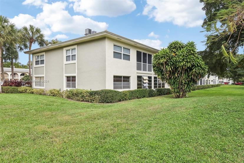 Picture of 2703 Nassau Bnd # C2, Coconut Creek FL 33066
