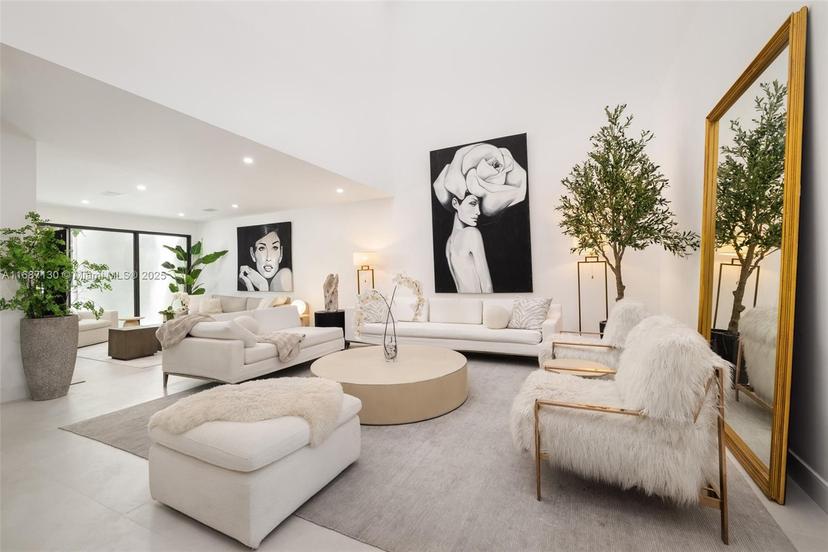 Picture of 2000 S Bayshore Dr # 4, Coconut Grove FL 33133