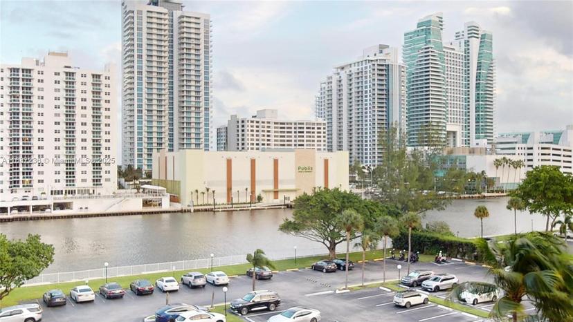 Picture of 800 Parkview Dr # 622, Hallandale Beach FL 33009