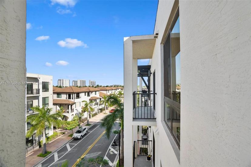 Picture of 8265 NW 41St St # 403, Doral FL 33166
