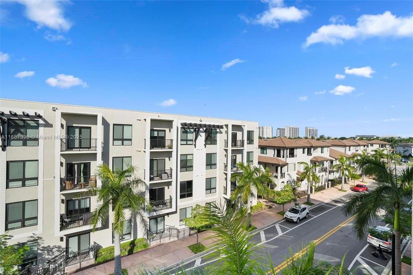 Picture of 8265 NW 41St St # 403, Doral FL 33166