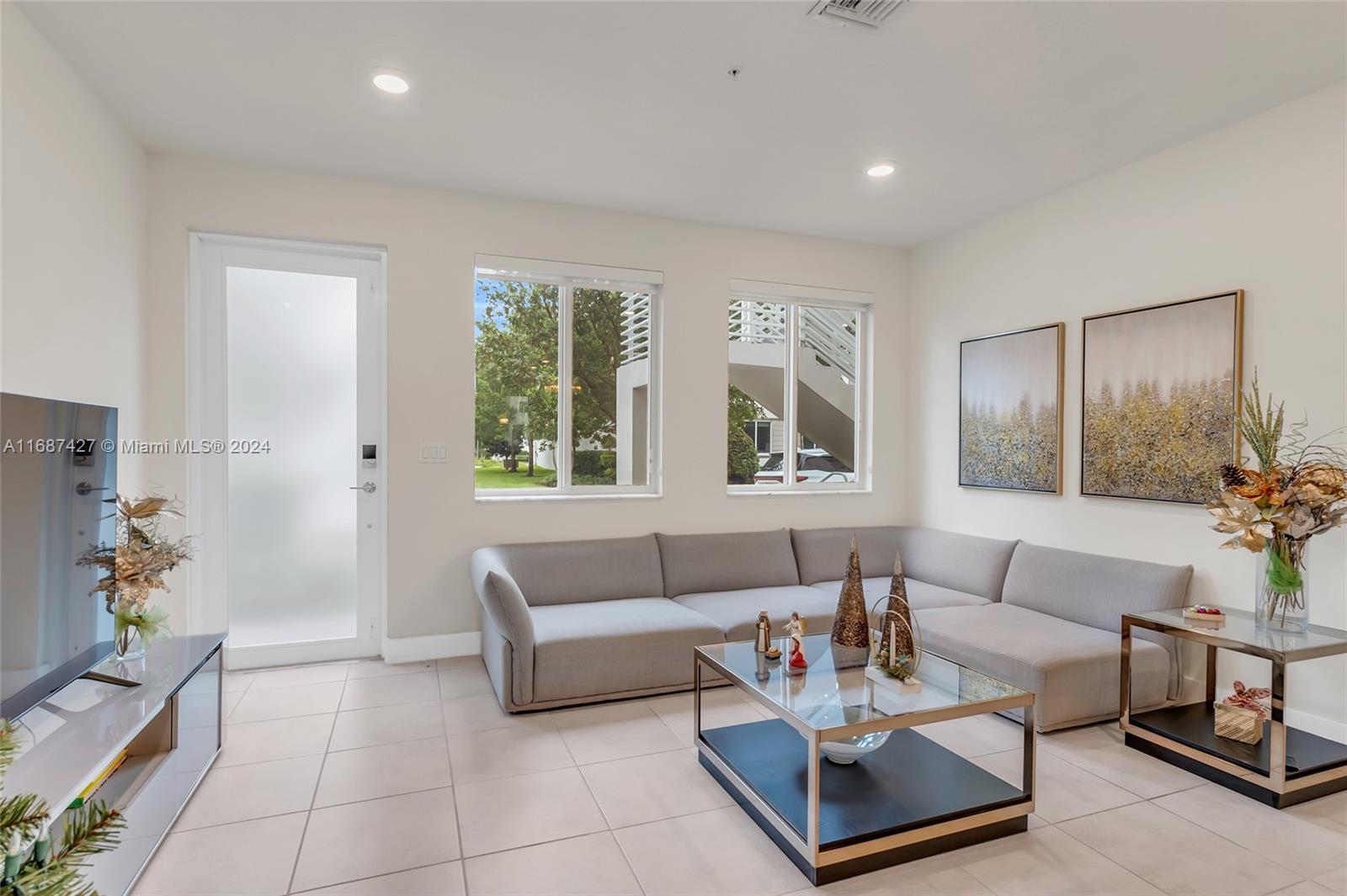 Picture of 6425 NW 103Rd Pl # 102, Doral, FL 33178
