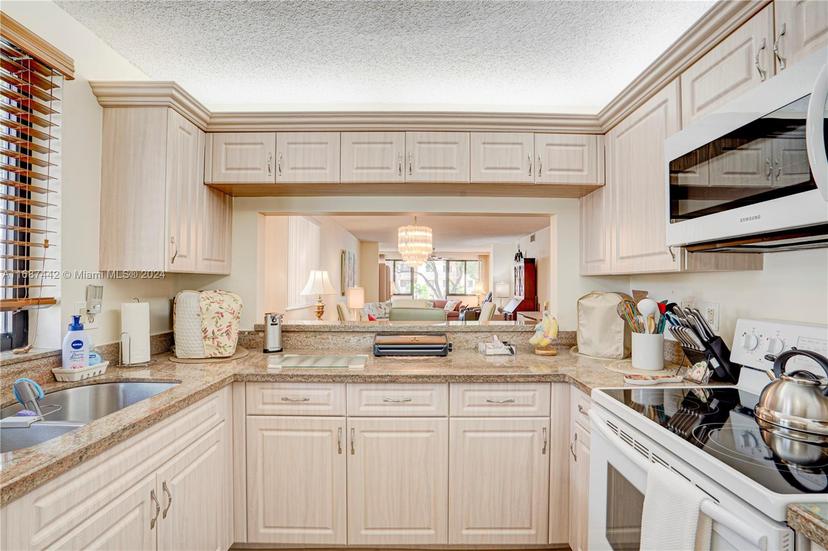 Picture of 10823 W Clairmont Cir # 201, Tamarac FL 33321