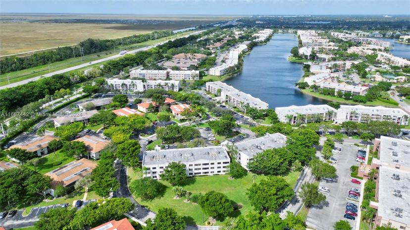 Picture of 10823 W Clairmont Cir # 201, Tamarac FL 33321