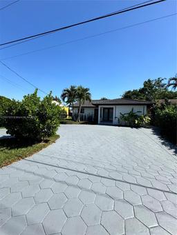 Picture of 3335 SW 65Th Ave, Miami, FL 33155