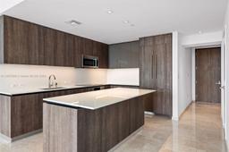 Picture of 88 SW 7Th St # 2408, Miami, FL 33130