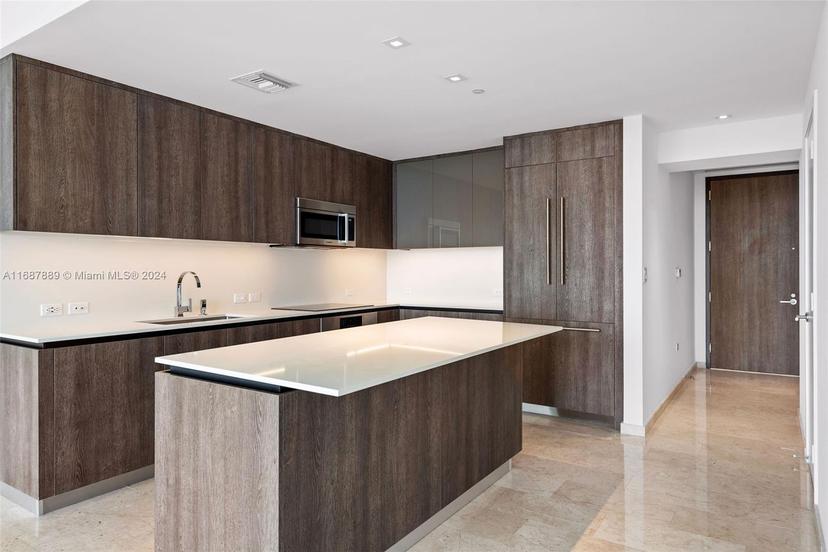 Picture of 88 SW 7Th St # 2408, Miami FL 33130