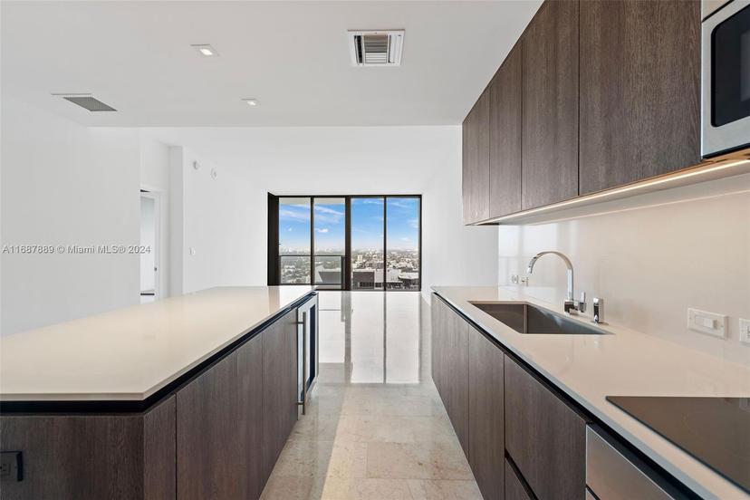 Picture of 88 SW 7Th St # 2408, Miami FL 33130