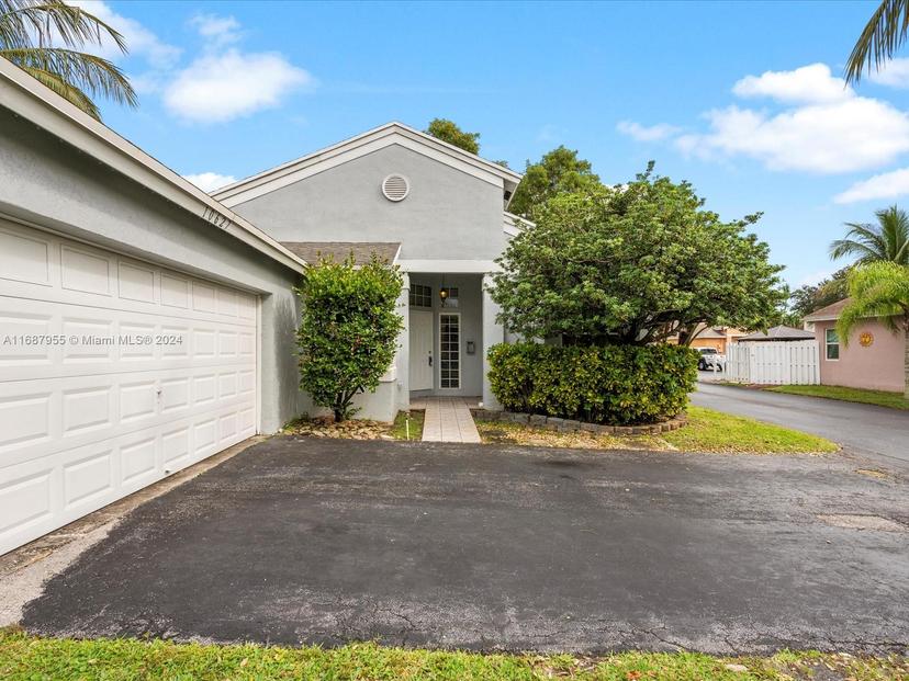Picture of 10627 Lago Welleby Dr, Sunrise FL 33351