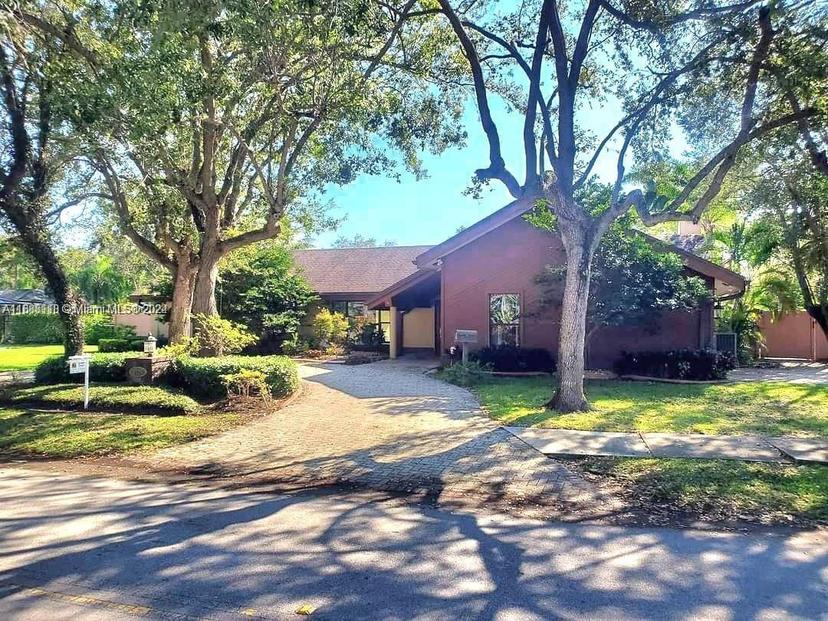 Picture of 8120 SW 162Nd St, Palmetto Bay FL 33157
