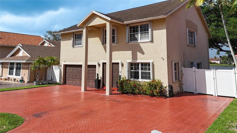 Picture of 7807 NW 187Th Ter, Hialeah FL 33015