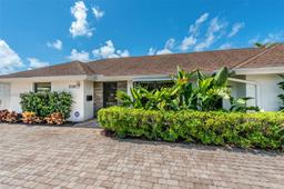 Picture of 2330 NE 195Th St, Miami, FL 33180