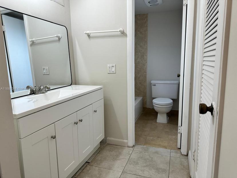 Picture of 3100 N Pine Island Rd # 310, Sunrise FL 33351