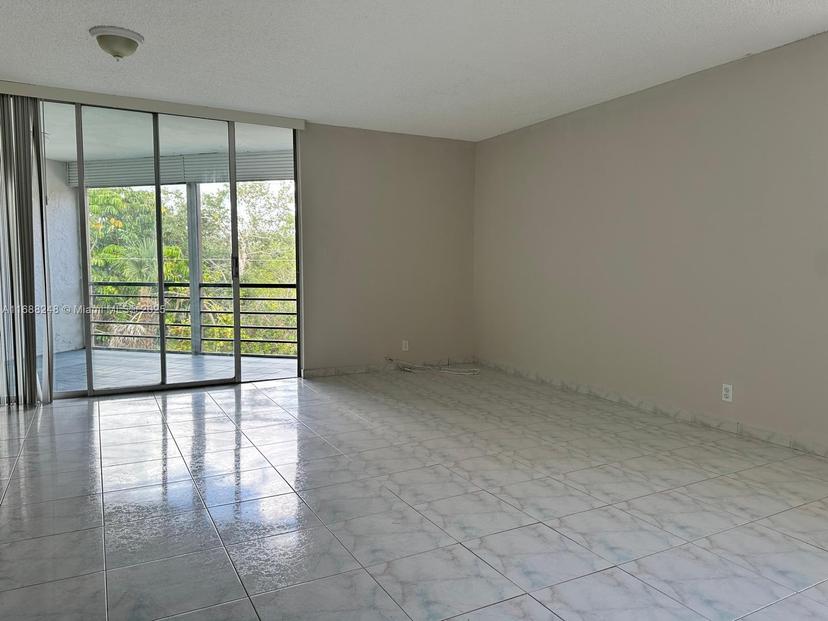 Picture of 3100 N Pine Island Rd # 310, Sunrise FL 33351