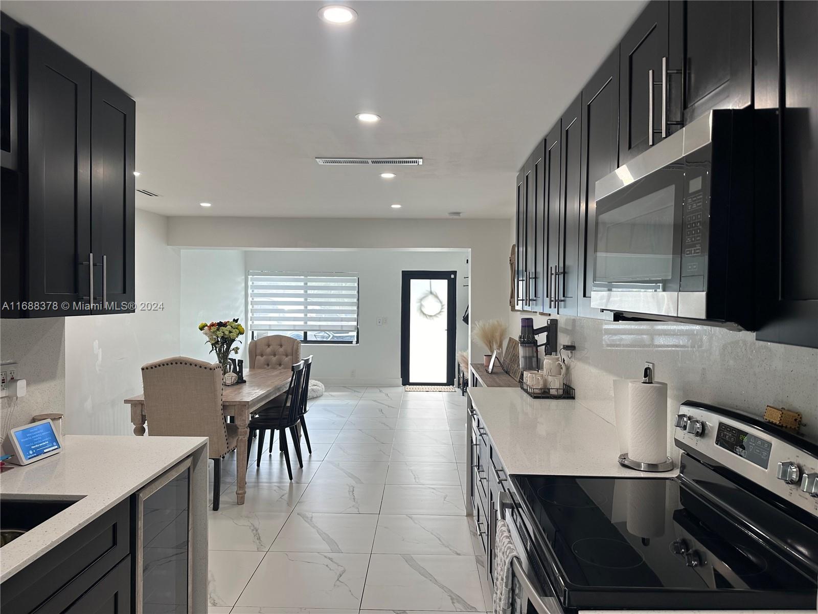 Picture of 9971 SW 40Th Ter, Miami, FL 33165