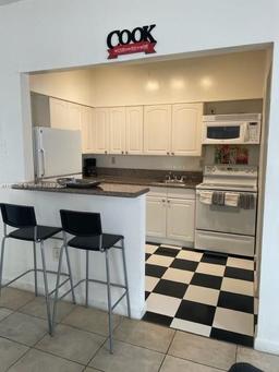 Picture of 1200 Euclid Ave # 109, Miami Beach, FL 33139