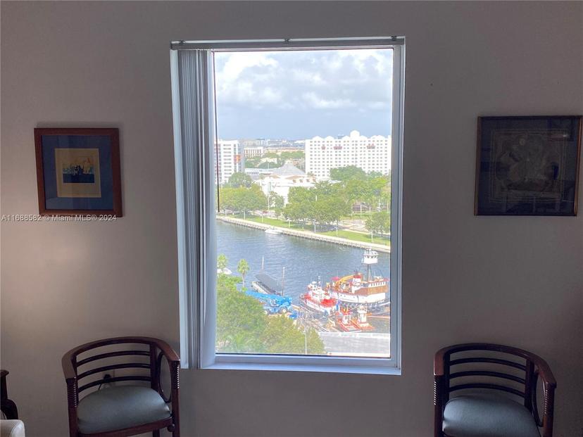 Picture of 10 SW South River Dr # 1407, Miami FL 33130