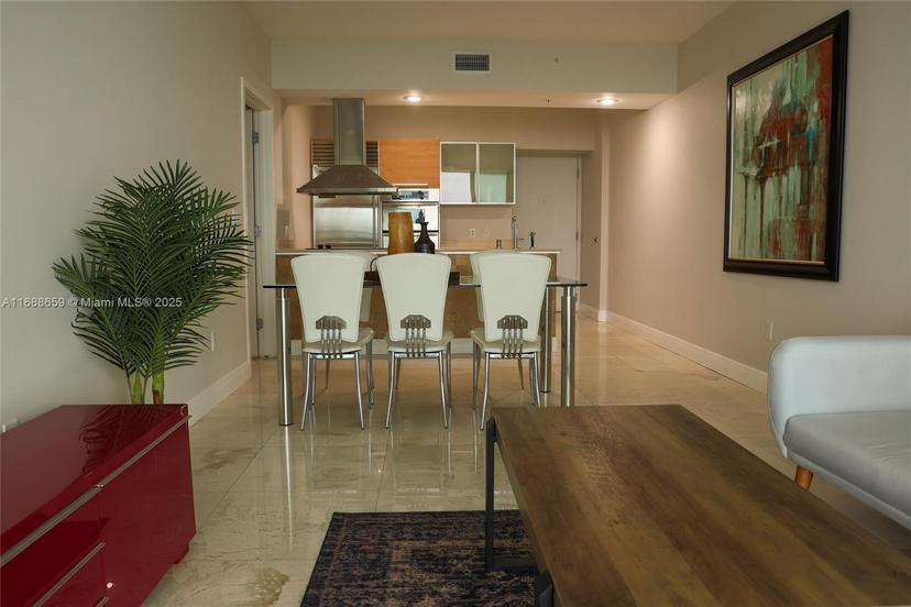 Picture of 218 SE 14Th St # 2107, Miami FL 33131