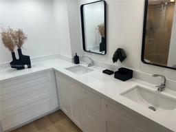 Picture of 3499 Oaks Way # 602, Pompano Beach, FL 33069