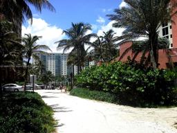Picture of 19370 Collins Ave # 1120, Sunny Isles Beach, FL 33160