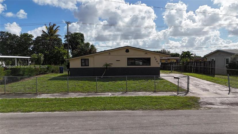 Picture of 3260 NW 209Th Ter, Miami Gardens FL 33056