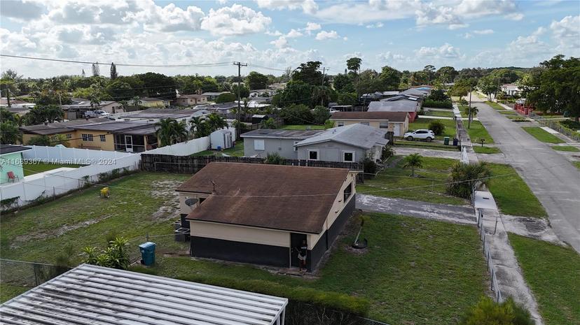 Picture of 3260 NW 209Th Ter, Miami Gardens FL 33056