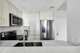 Picture of 1460 Ocean Dr # 305, Miami Beach, FL 33139