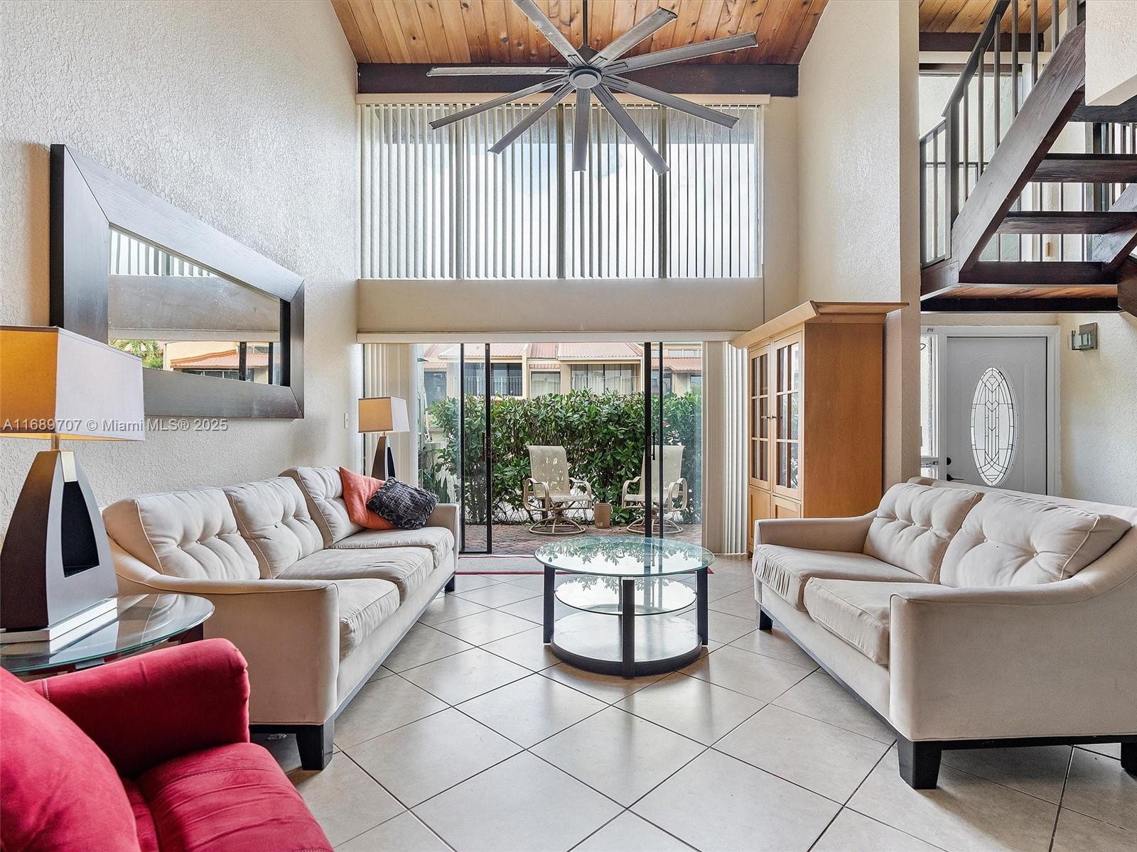 Picture of 741 E Coco Plum Cir # 5, Plantation, FL 33324
