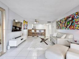 Picture of 600 Parkview Dr # 227, Hallandale Beach, FL 33009