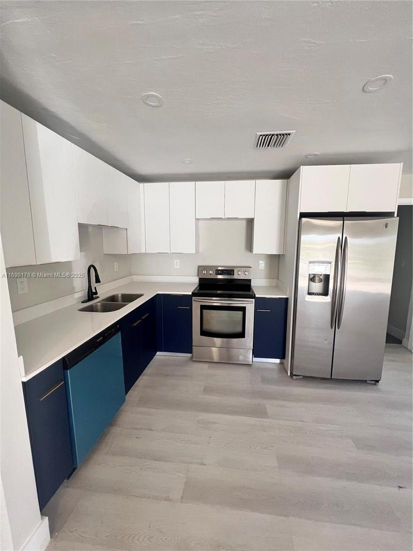 Picture of 3731 SW 58Th Ter, Davie FL 33314