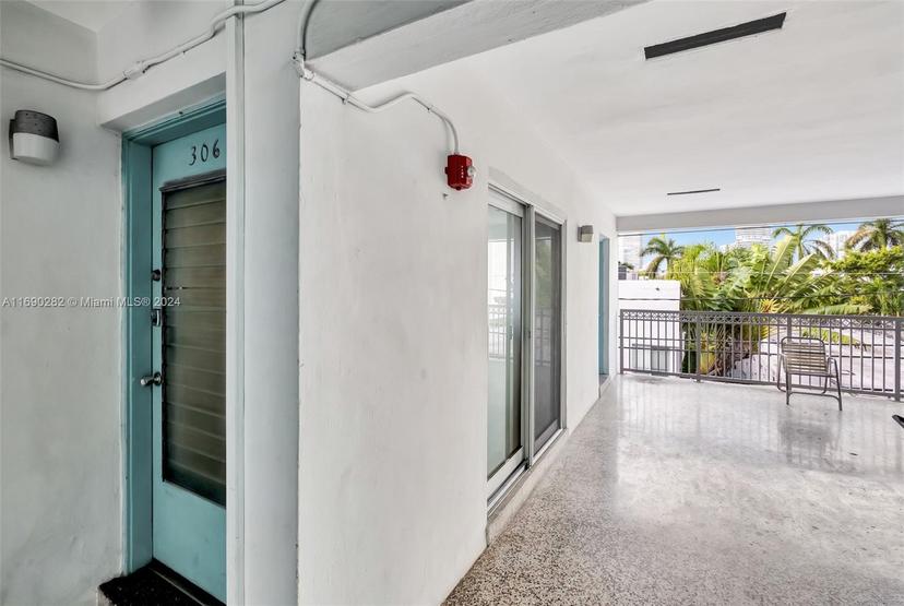 Picture of 350 Collins Ave # 306, Miami Beach FL 33139