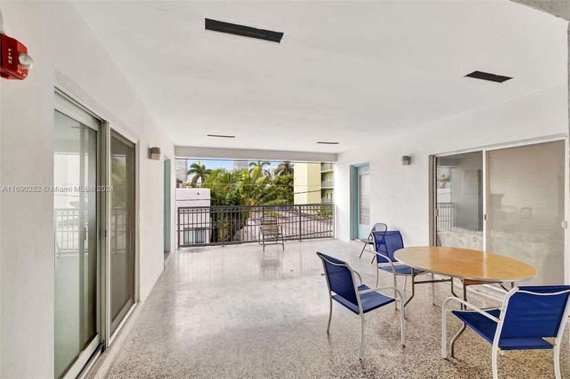 Picture of 350 Collins Ave # 306, Miami Beach FL 33139