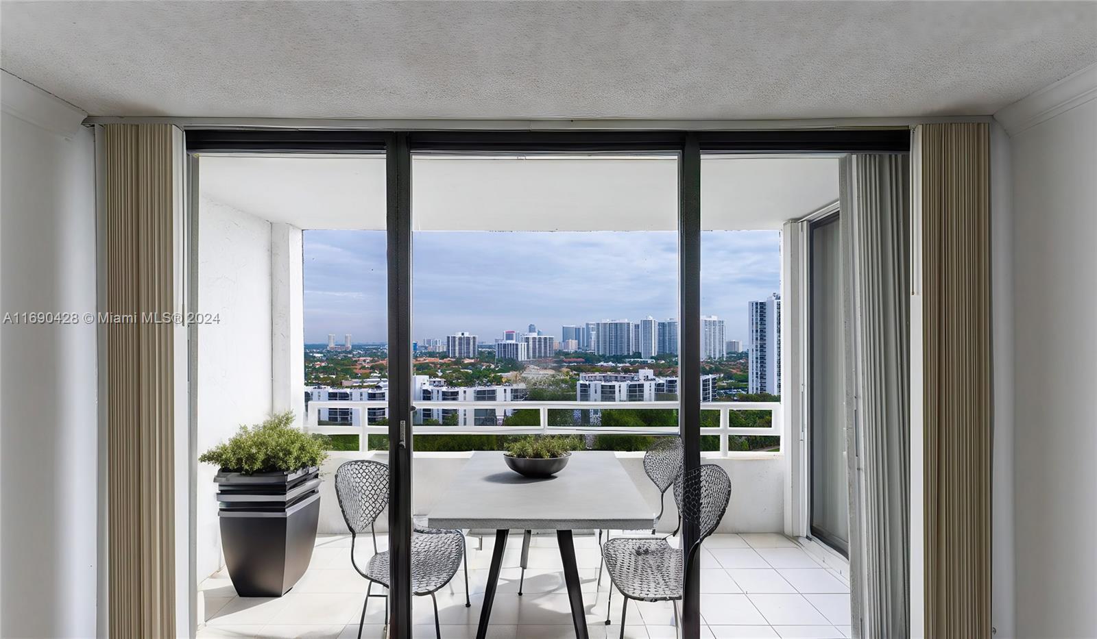 Picture of 20225 NE 34Th Ct # 1711, Aventura, FL 33180