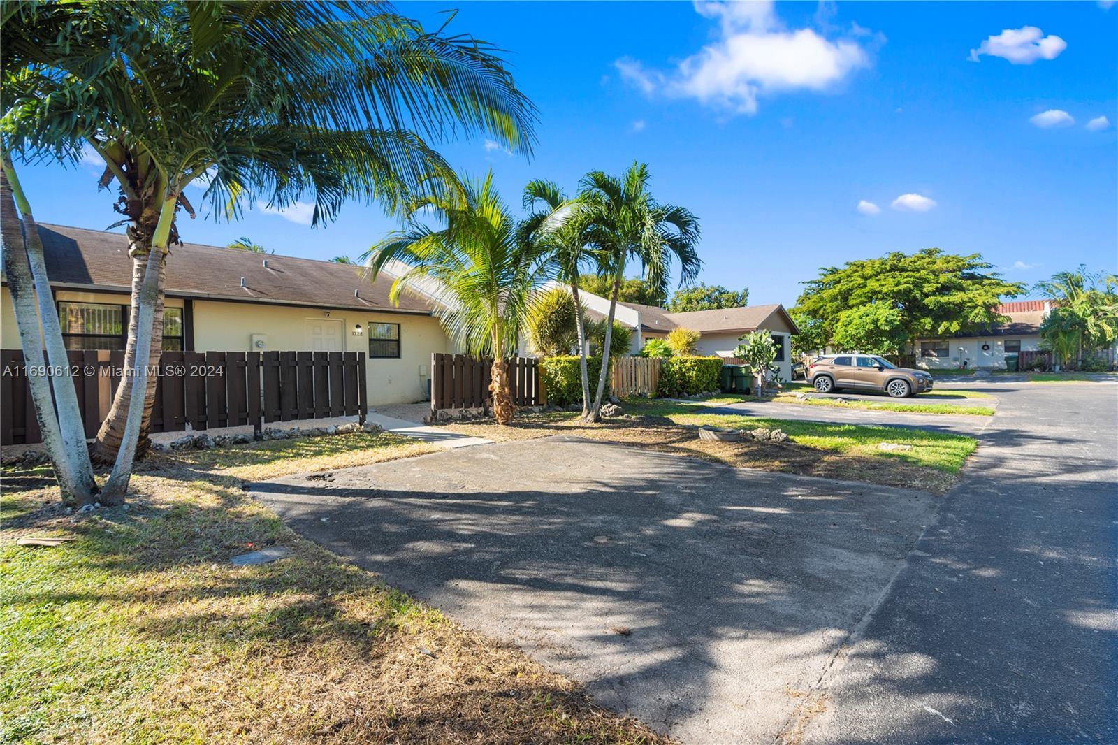 Picture of 1328 Woodpecker St # 0, Homestead, FL 33035