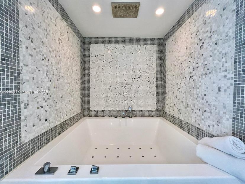 Picture of 200 Biscayne Boulevard Way # 3110, Miami FL 33131
