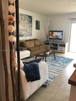 Picture of 320 S Surf Rd # 305, Hollywood, FL 33019