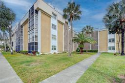 Picture of 3020 NE 16Th Ave # 306, Oakland Park, FL 33334