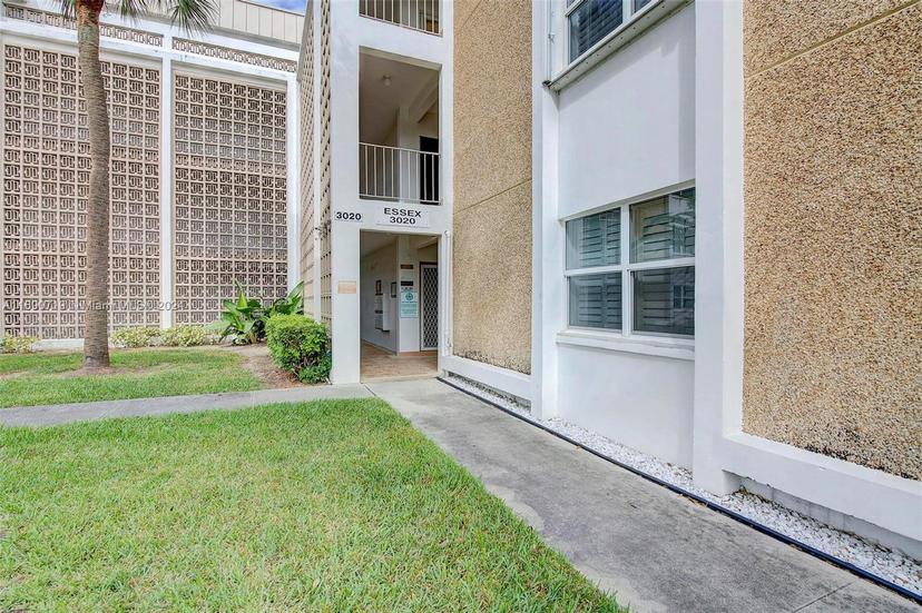 Picture of 3020 NE 16Th Ave # 306, Oakland Park FL 33334
