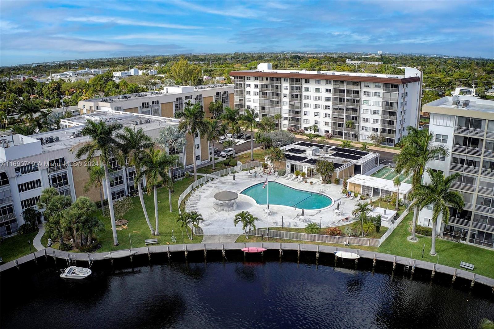Picture of 3020 NE 16Th Ave # 306, Oakland Park, FL 33334
