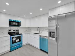 Picture of 3700 Oaks Clubhouse Dr # 203, Pompano Beach, FL 33069