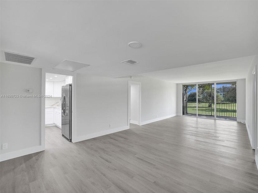 Picture of 3700 Oaks Clubhouse Dr # 203, Pompano Beach FL 33069