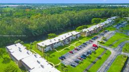 Picture of 110 Lake Meryl Dr # 213, West Palm Beach, FL 33411
