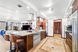 Picture of 1800 NE 114Th St # 811, Miami, FL 33181