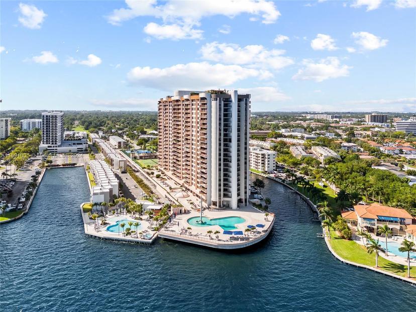 Picture of 1800 NE 114Th St # 811, Miami FL 33181