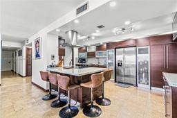 Picture of 1800 NE 114Th St # 811, Miami, FL 33181