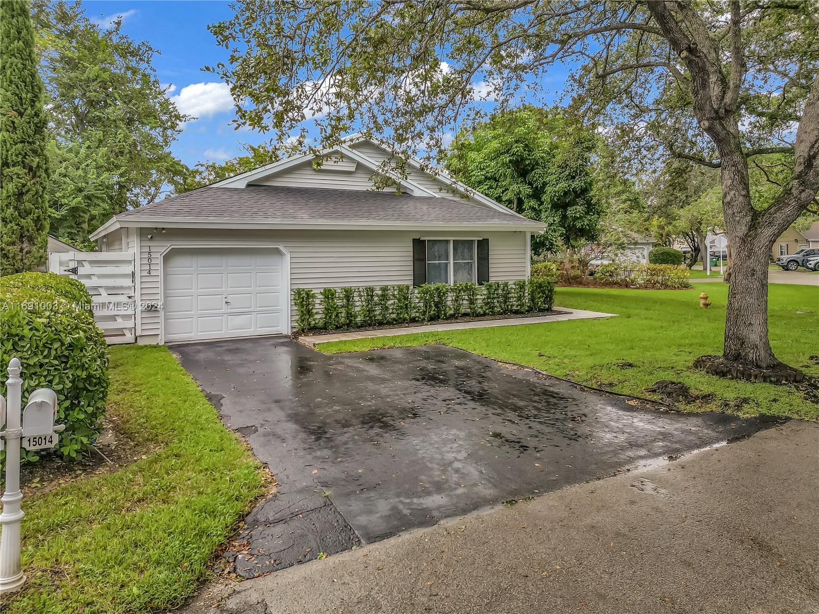 Picture of 15014 SW 140Th Ct, Miami, FL 33186