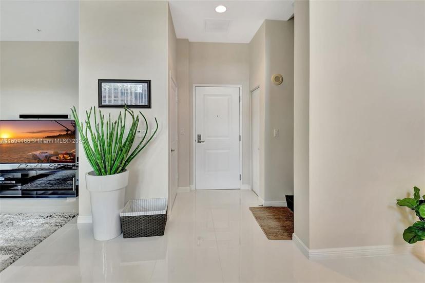 Picture of 450 N Federal Hwy # 104N, Boynton Beach FL 33435