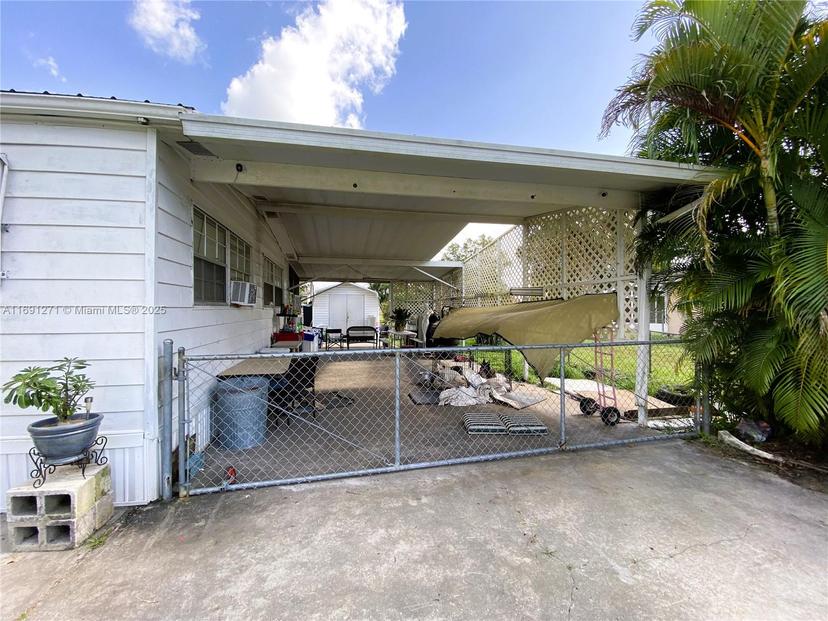 Picture of 714 NE 29 Ave, Other City - In The State Of Florida FL 34972