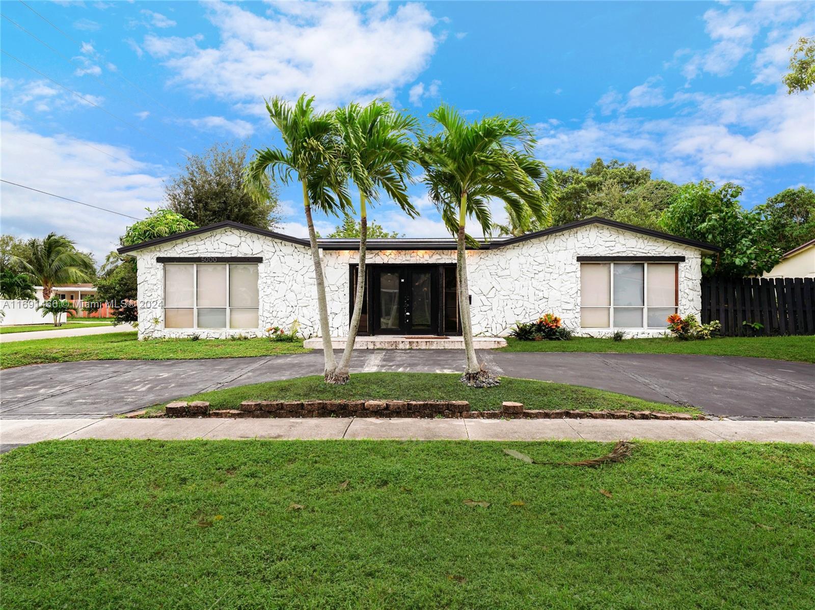 Picture of 5000 Grant St, Hollywood, FL 33021